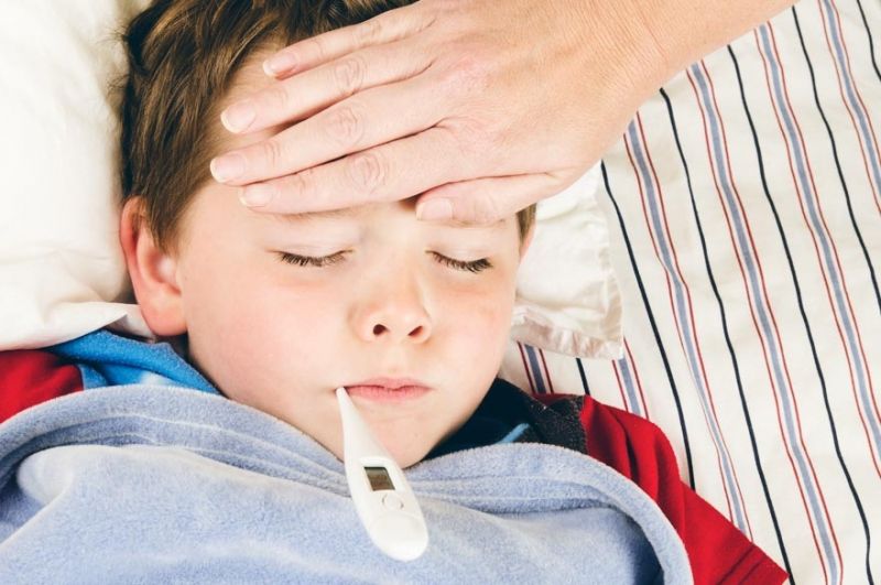 Шест начина да развеселите детето, когато е болно